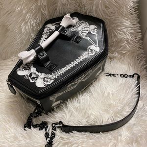 Skull/coffin Purse